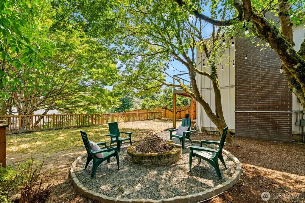 8456 6th Avenue SW Seattle WA 98106