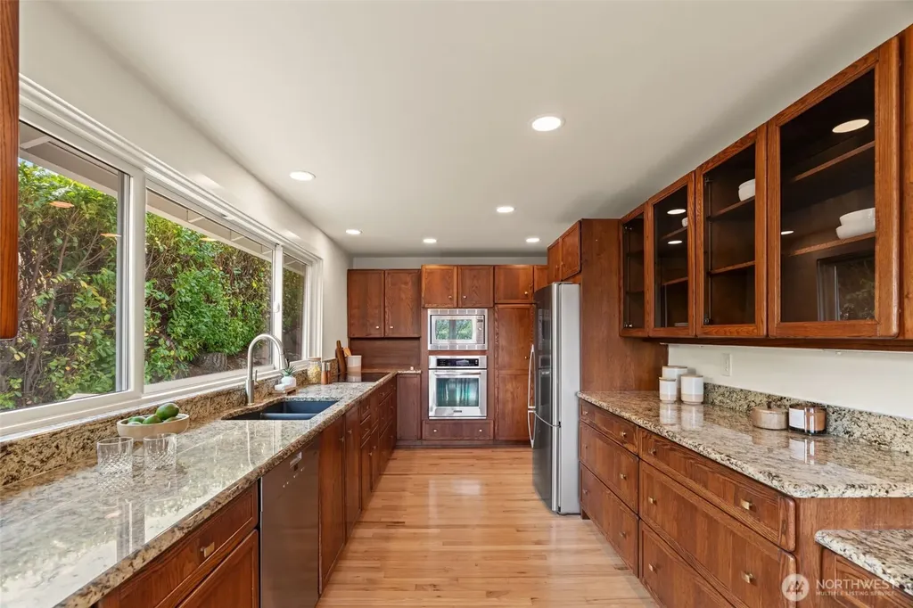 8456 6th Avenue SW Seattle WA 98106