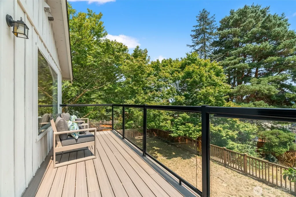 8456 6th Avenue SW Seattle WA 98106