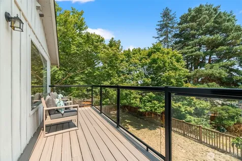 8456 6th Avenue SW Seattle WA 98106