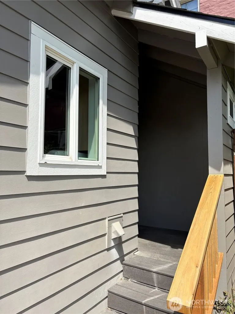 1728 18th Avenue Seattle WA 98122