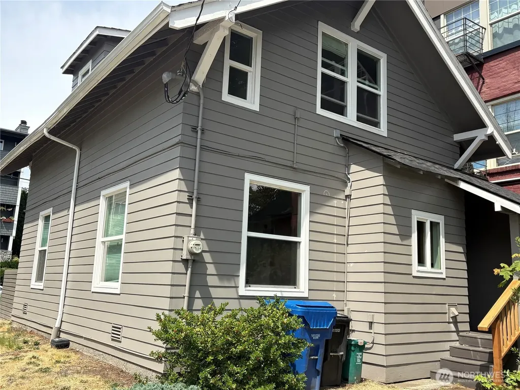 1728 18th Avenue Seattle WA 98122