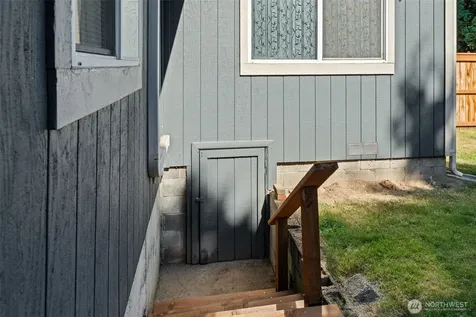 1421 N 32nd Street Renton WA 98056