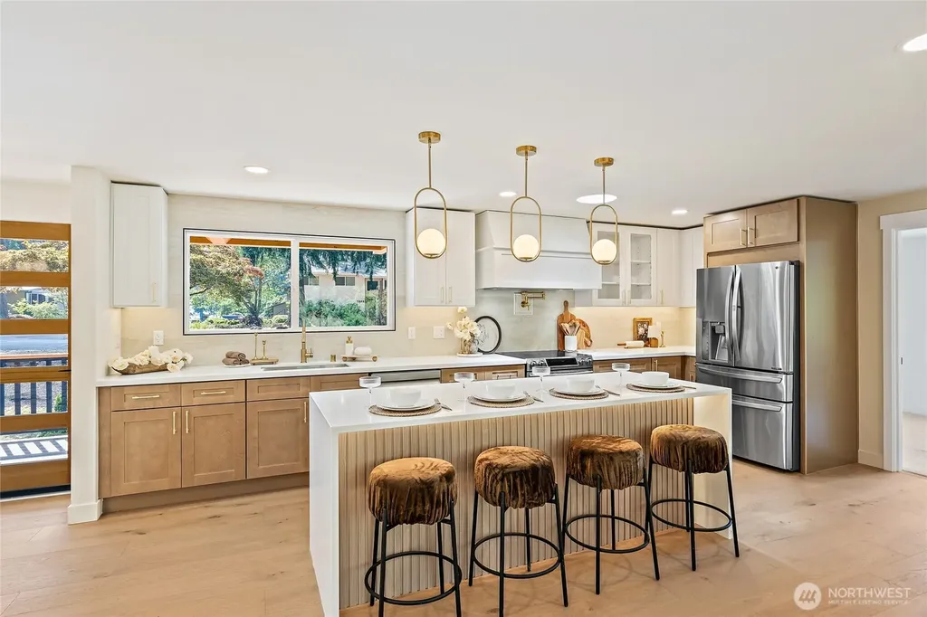 17229 72nd Avenue W Edmonds WA 98026