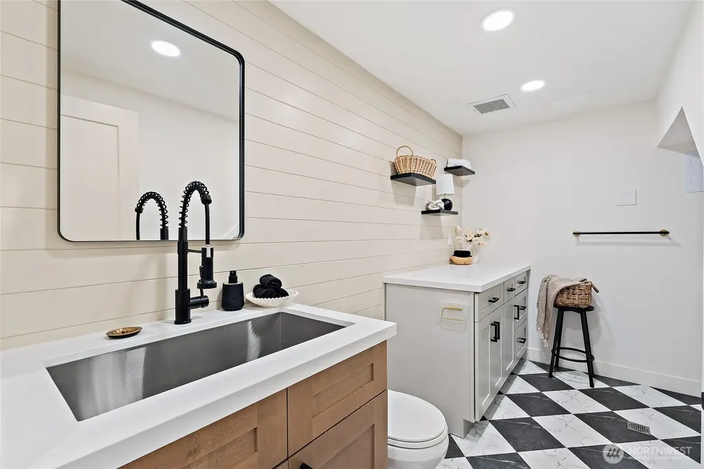 17229 72nd Avenue W Edmonds WA 98026