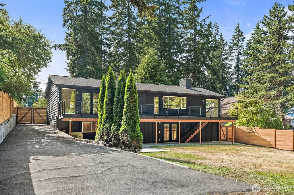 17229 72nd Avenue W Edmonds WA 98026