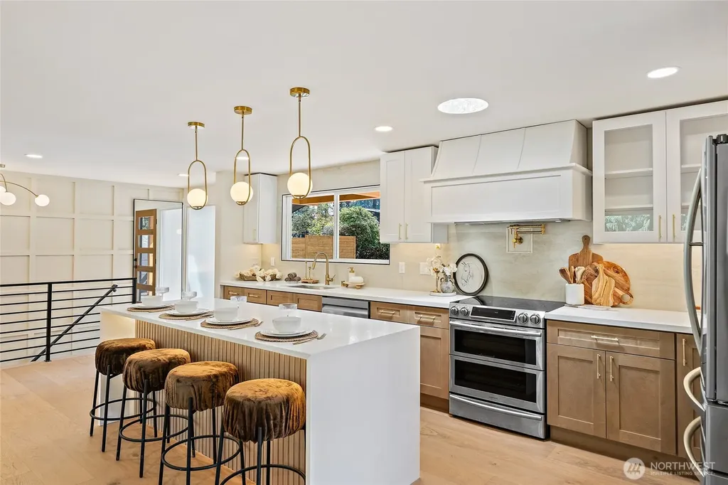 17229 72nd Avenue W Edmonds WA 98026