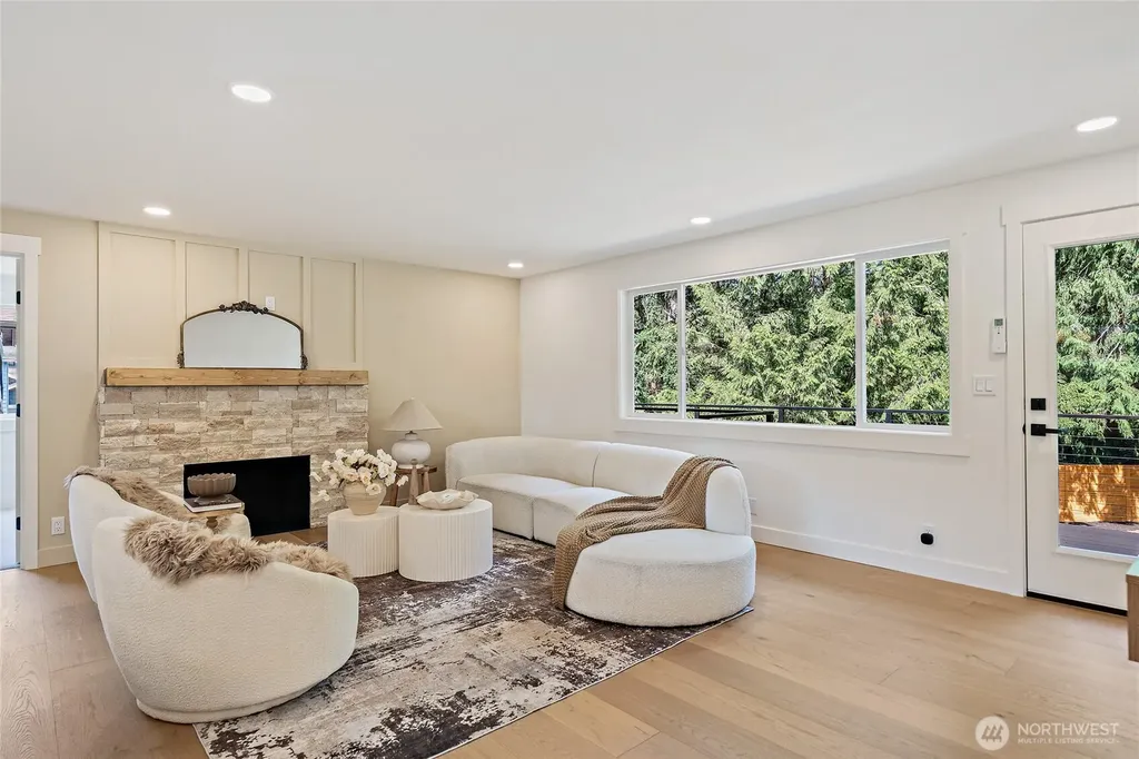 17229 72nd Avenue W Edmonds WA 98026