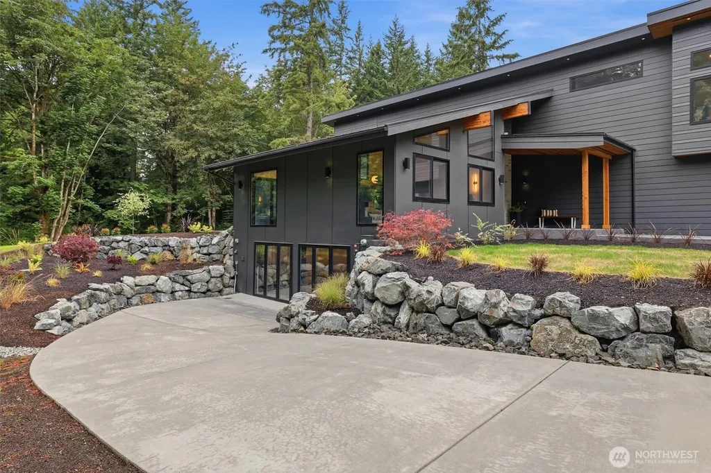 18520 65th Avenue SE Snohomish WA 98296