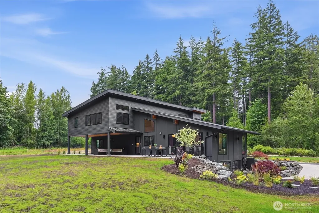 18520 65th Avenue SE Snohomish WA 98296