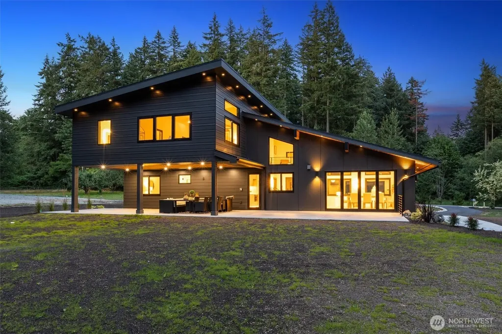 18520 65th Avenue SE Snohomish WA 98296