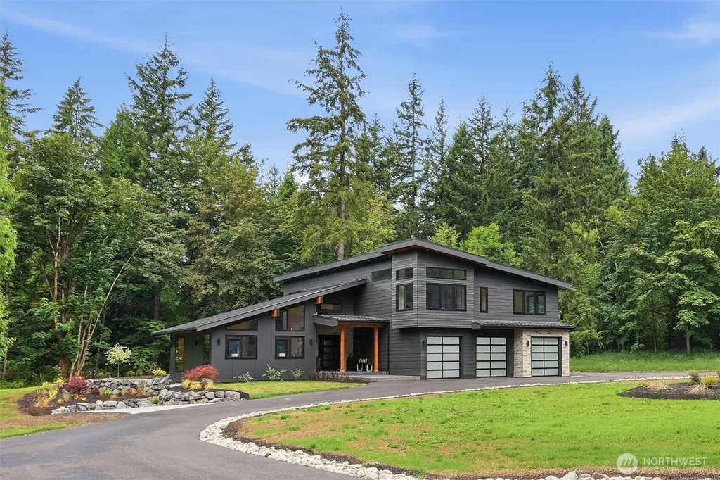 18520 65th Avenue SE Snohomish WA 98296