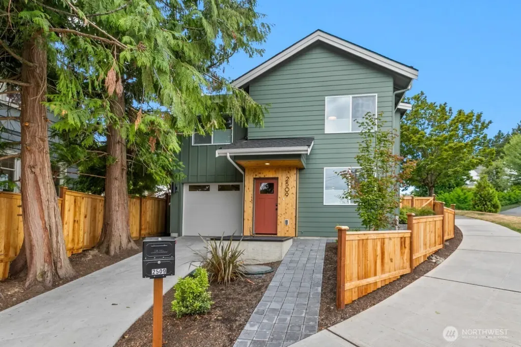 2509 N 42nd Street Seattle WA 98103