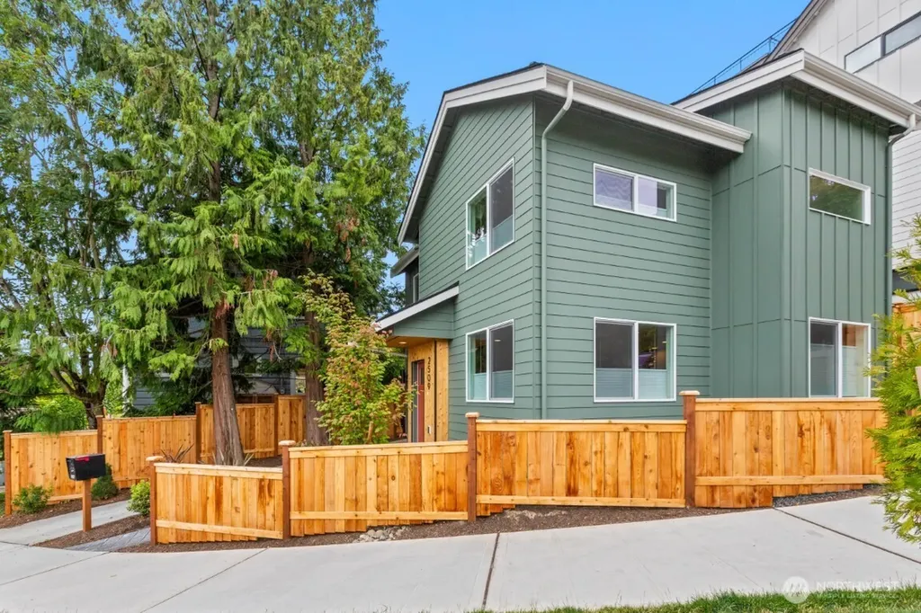 2509 N 42nd Street Seattle WA 98103