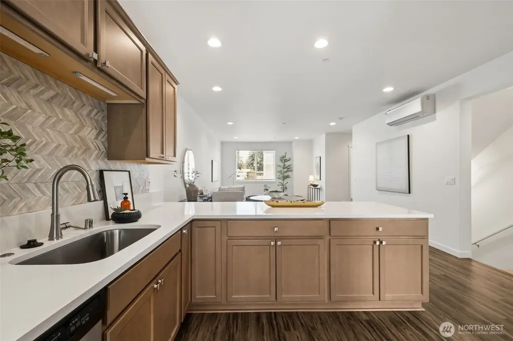 115 SW 181st Place Normandy Park WA 98166