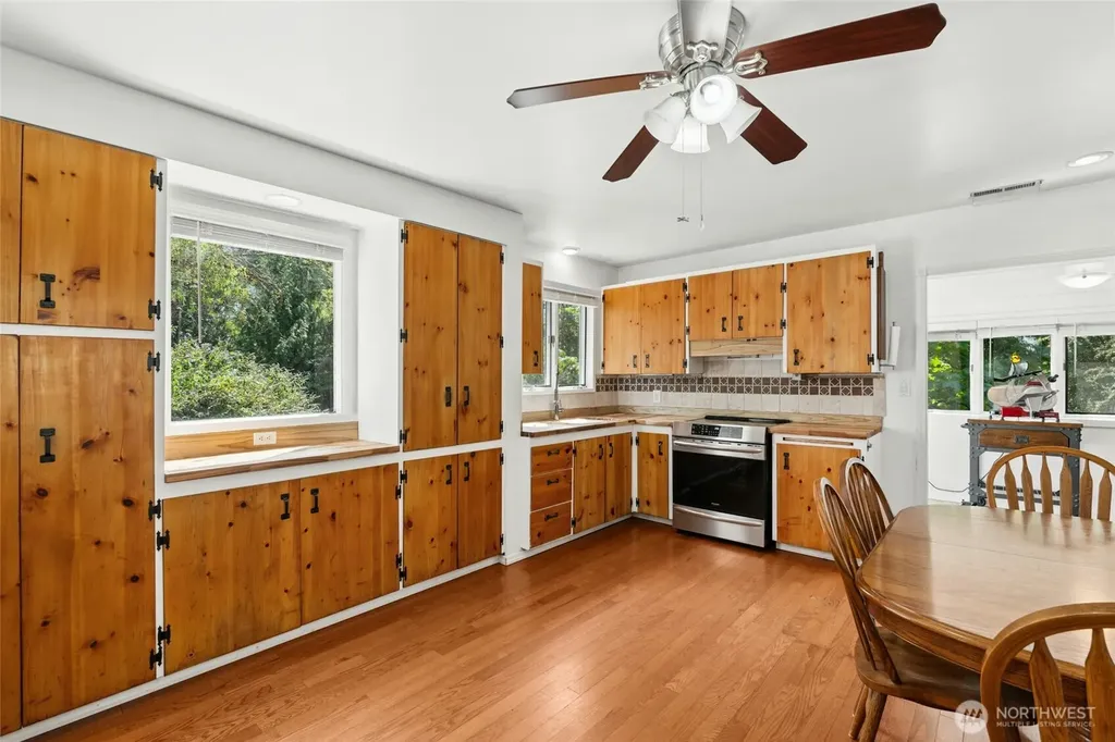 18011 83rd Avenue NE Kenmore WA 98028