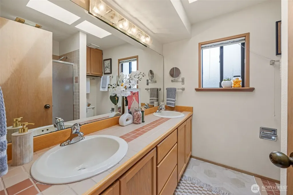714 Vista Place Edmonds WA 98020