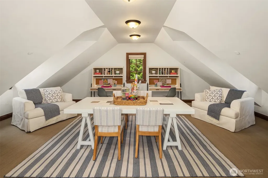 2045 250th Place NE Sammamish WA 98074