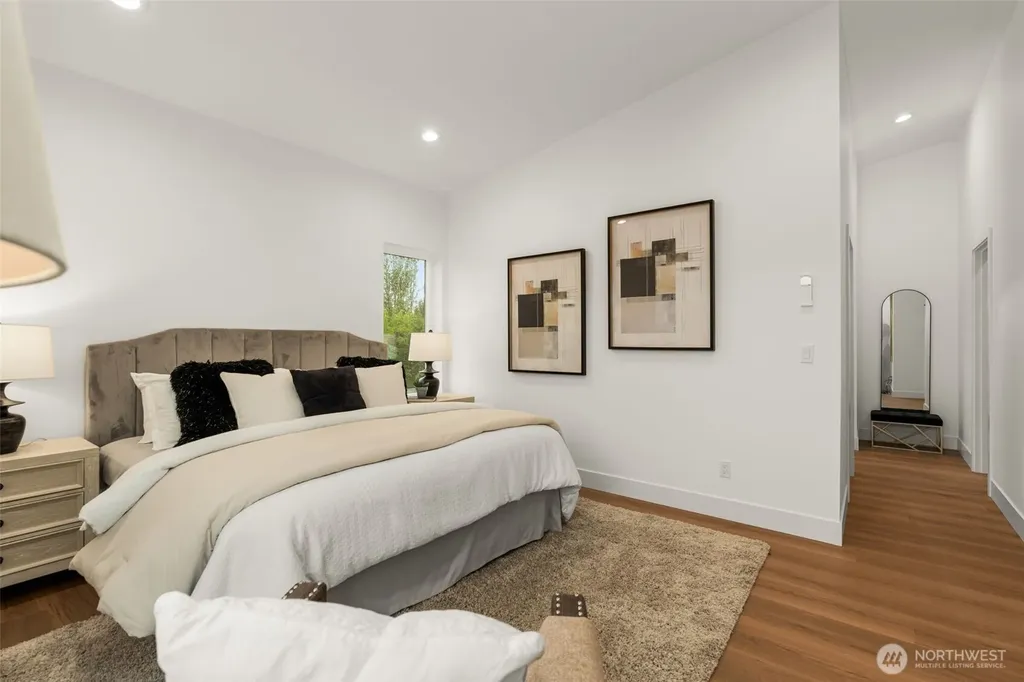 9215 12th Avenue NE Seattle WA 98115