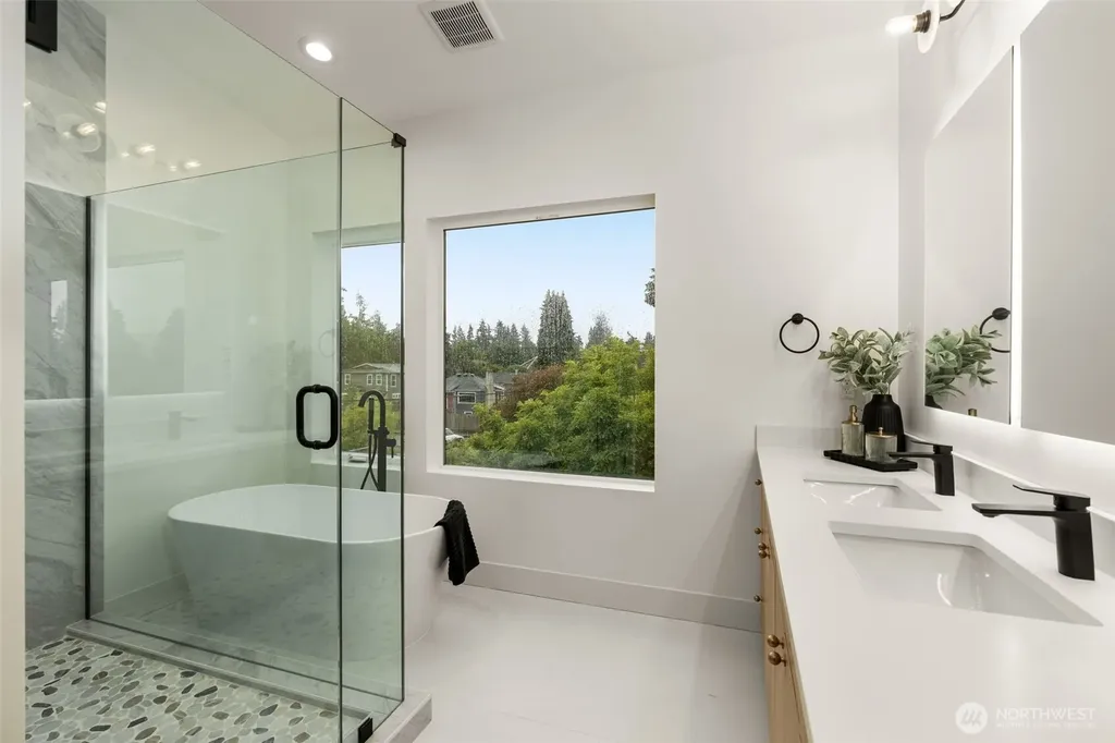 9215 12th Avenue NE Seattle WA 98115