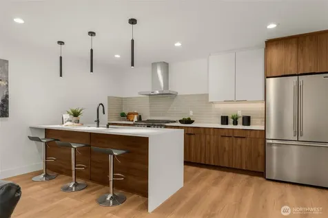 9215 12th Avenue NE Seattle WA 98115