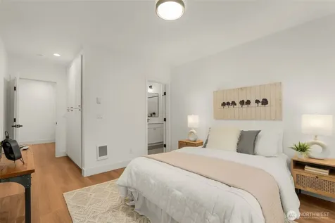 9215 12th Avenue NE Seattle WA 98115