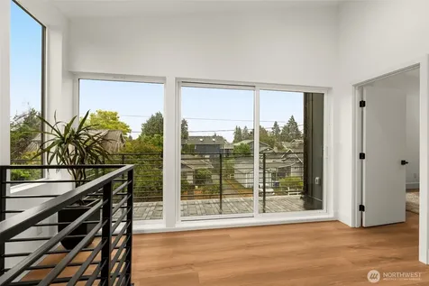 9215 12th Avenue NE Seattle WA 98115