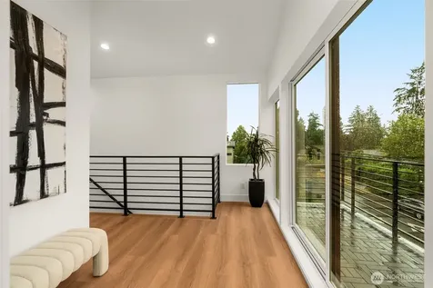 9215 12th Avenue NE Seattle WA 98115