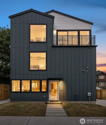 9215 12th Avenue NE Seattle WA 98115