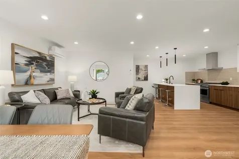 9215 12th Avenue NE Seattle WA 98115