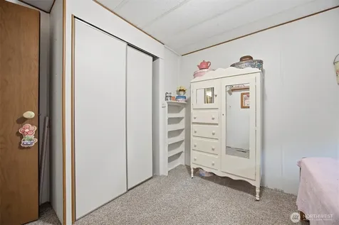 380 E Pole Road Lynden WA 98264