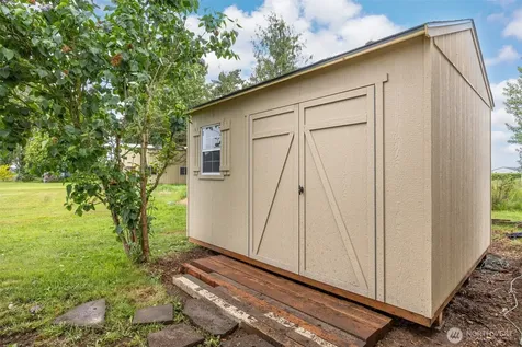 380 E Pole Road Lynden WA 98264