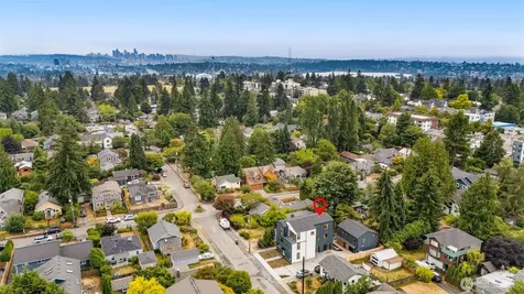 9215 12th Avenue NE Seattle WA 98115