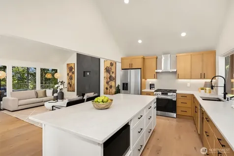 21229 NE 14th Place Sammamish WA 98074