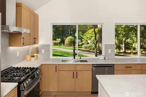 21229 NE 14th Place Sammamish WA 98074