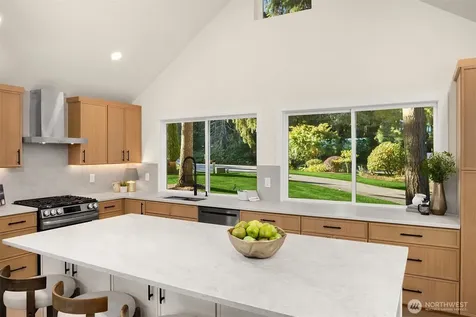 21229 NE 14th Place Sammamish WA 98074