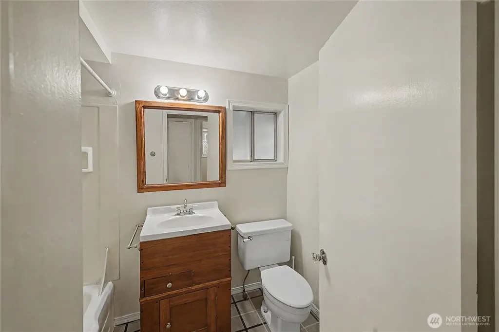 10255 41st Avenue SW Seattle WA 98146