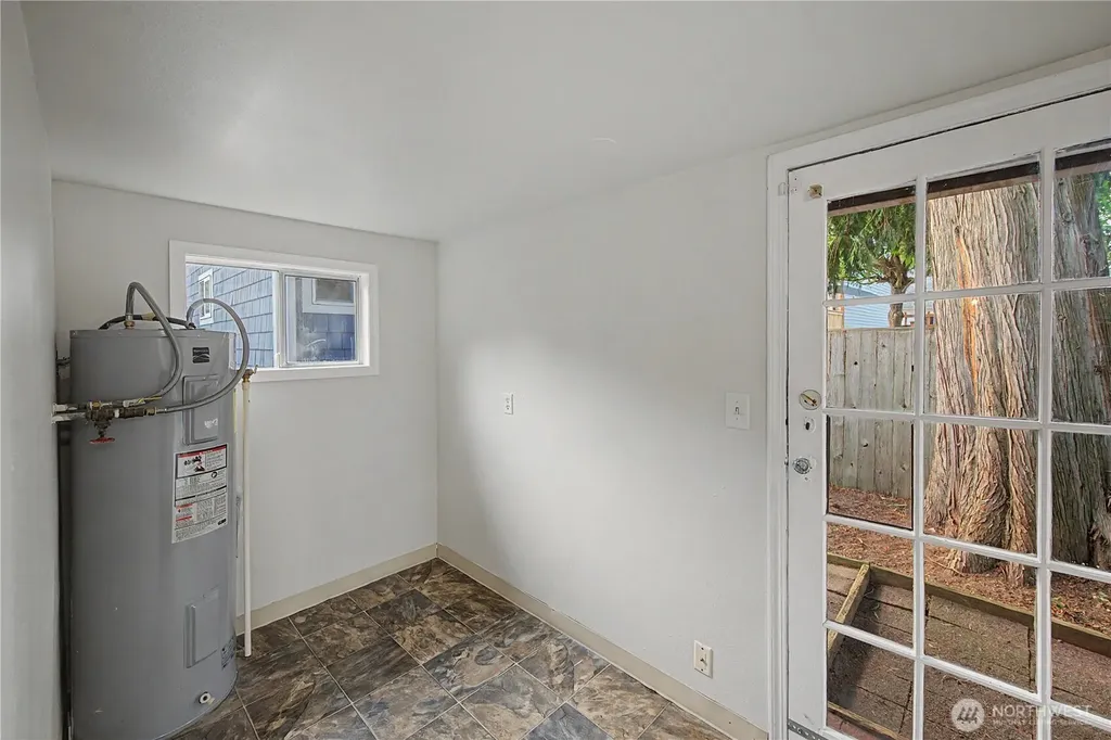 10255 41st Avenue SW Seattle WA 98146