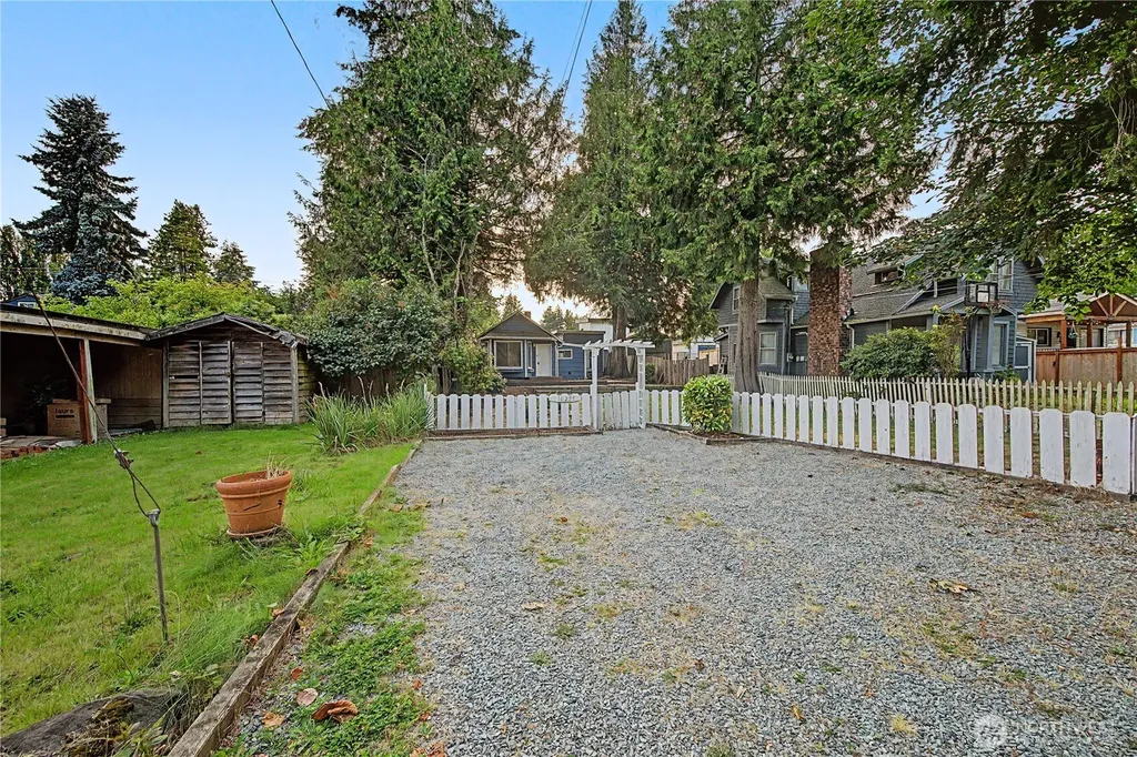 10255 41st Avenue SW Seattle WA 98146