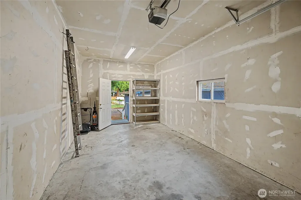 10255 41st Avenue SW Seattle WA 98146