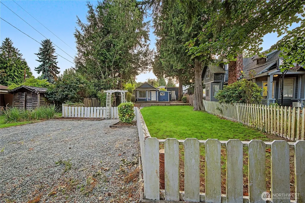 10255 41st Avenue SW Seattle WA 98146