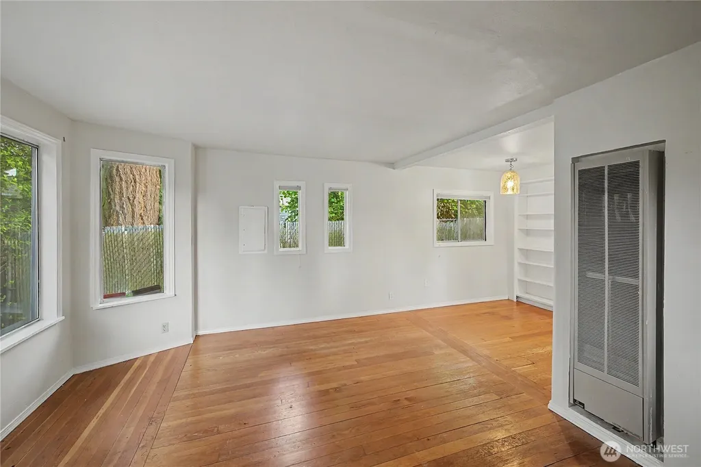 10255 41st Avenue SW Seattle WA 98146