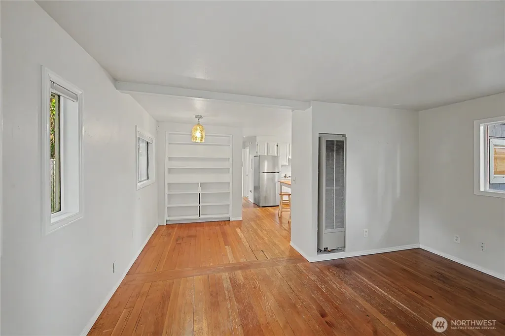 10255 41st Avenue SW Seattle WA 98146