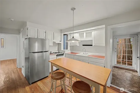 10255 41st Avenue SW Seattle WA 98146
