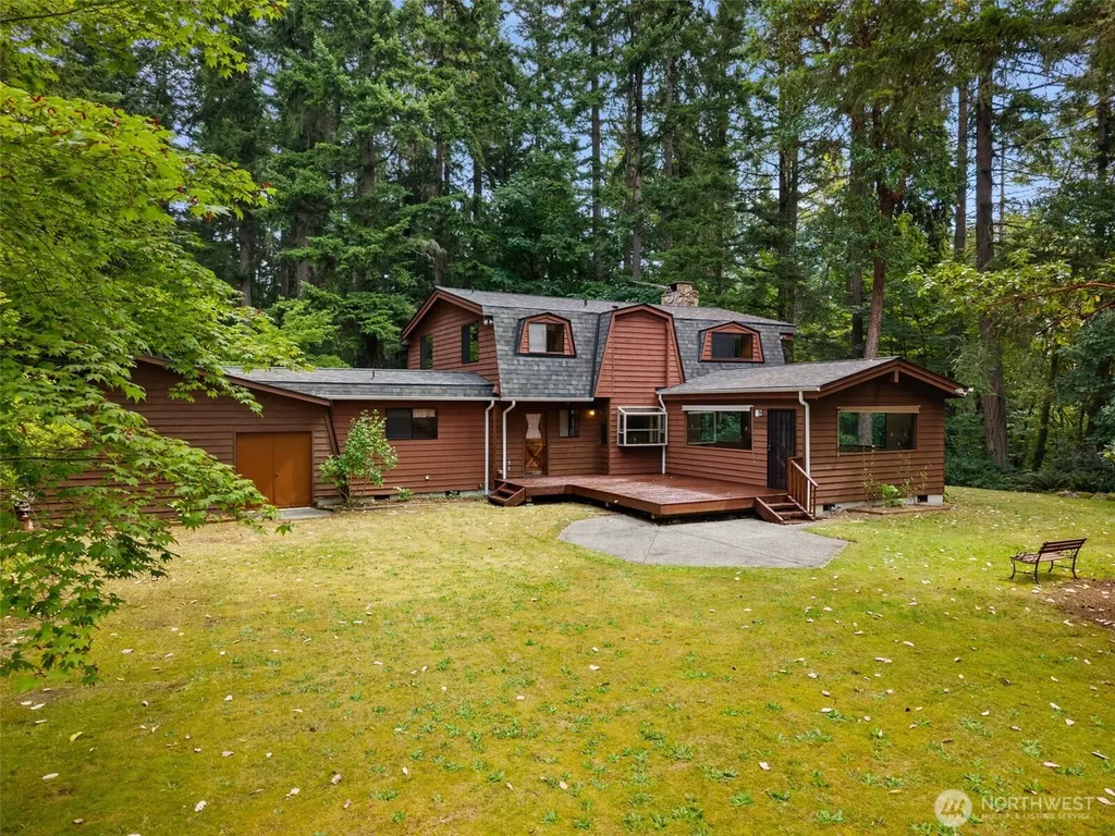 2723 NE Heron Pond Lane Poulsbo WA 98370