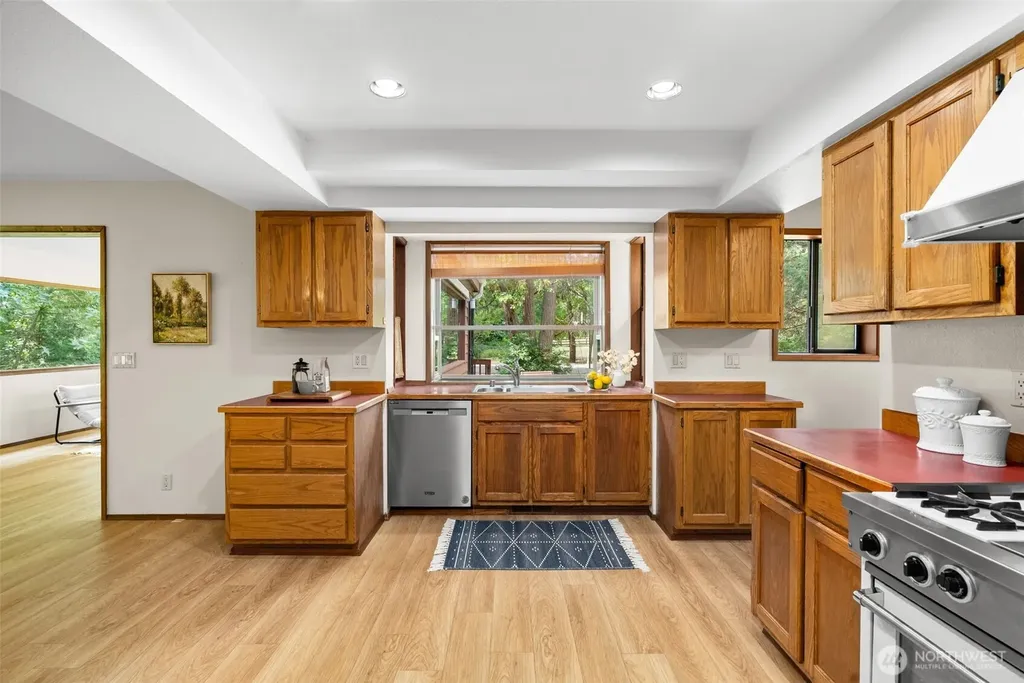 2723 NE Heron Pond Lane Poulsbo WA 98370