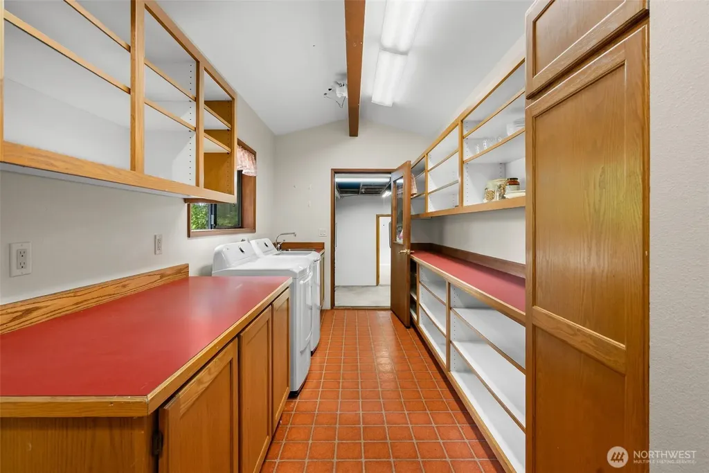 2723 NE Heron Pond Lane Poulsbo WA 98370
