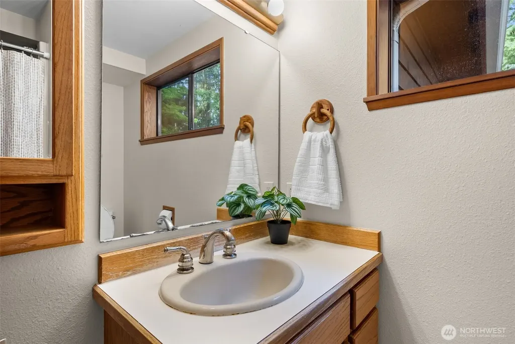 2723 NE Heron Pond Lane Poulsbo WA 98370
