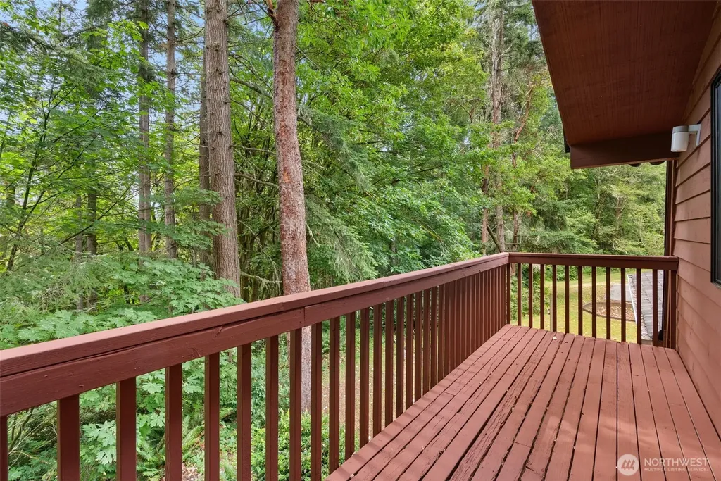 2723 NE Heron Pond Lane Poulsbo WA 98370