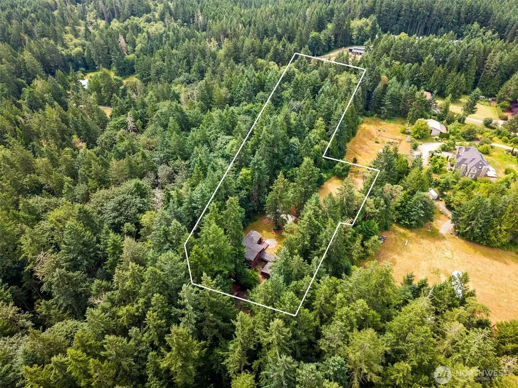 2723 NE Heron Pond Lane Poulsbo WA 98370